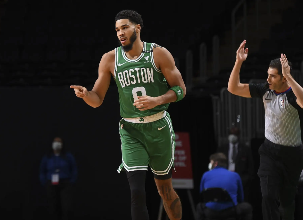 金年会体育-冰球联赛上演强强对话，辽东猎隼队绝杀庐州银狐队，多点开花奏效；豪门底蕴再次显现的简单介绍