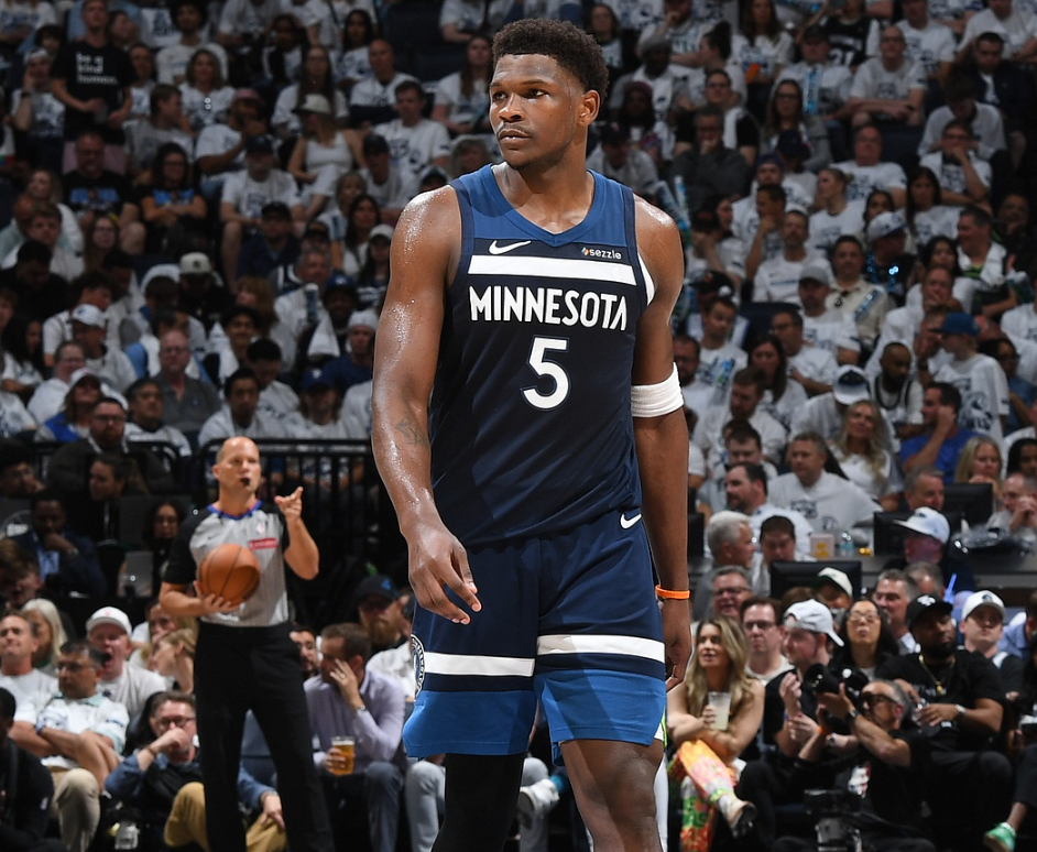 Jinnianhui- 今日阿森纳与利物浦巅峰对决 