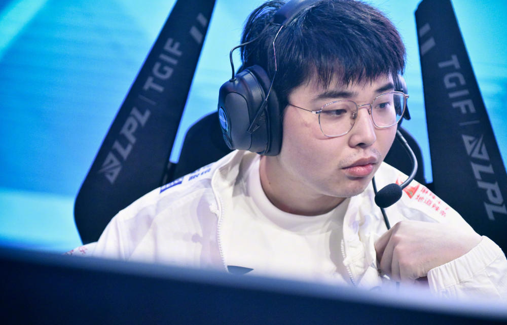  蒂姆在fpx比赛中回归赛场,逆转引发热议的是谁 