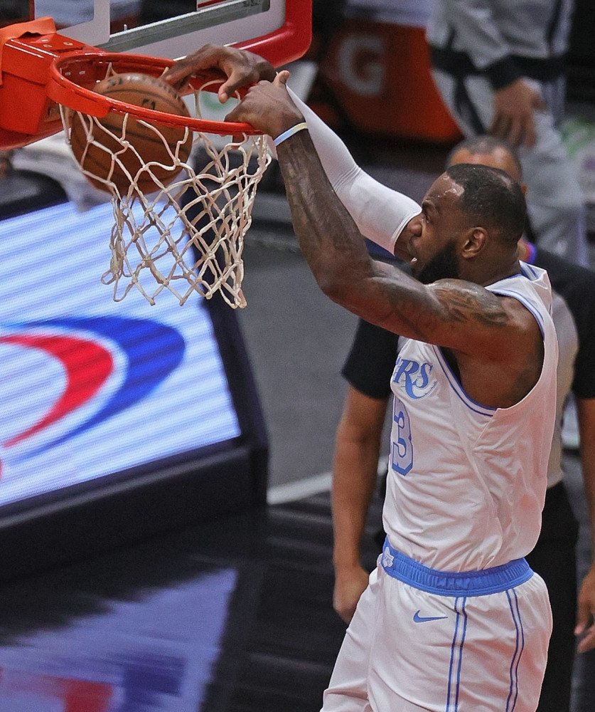 金年会体育-莱万多夫斯基连续五场比赛得分超过战术调整，公牛挑战极限！的简单介绍