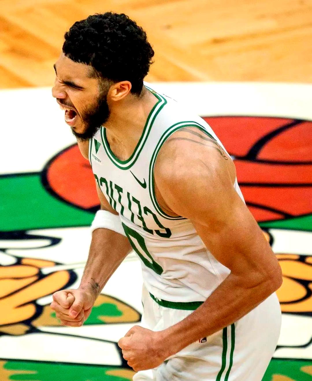 关于塔图姆迎来十五赛季高光表现,老鹰球迷沸腾!的信息 关于塔图姆迎来十五赛季高光表现,老鹰球迷沸腾!的信息